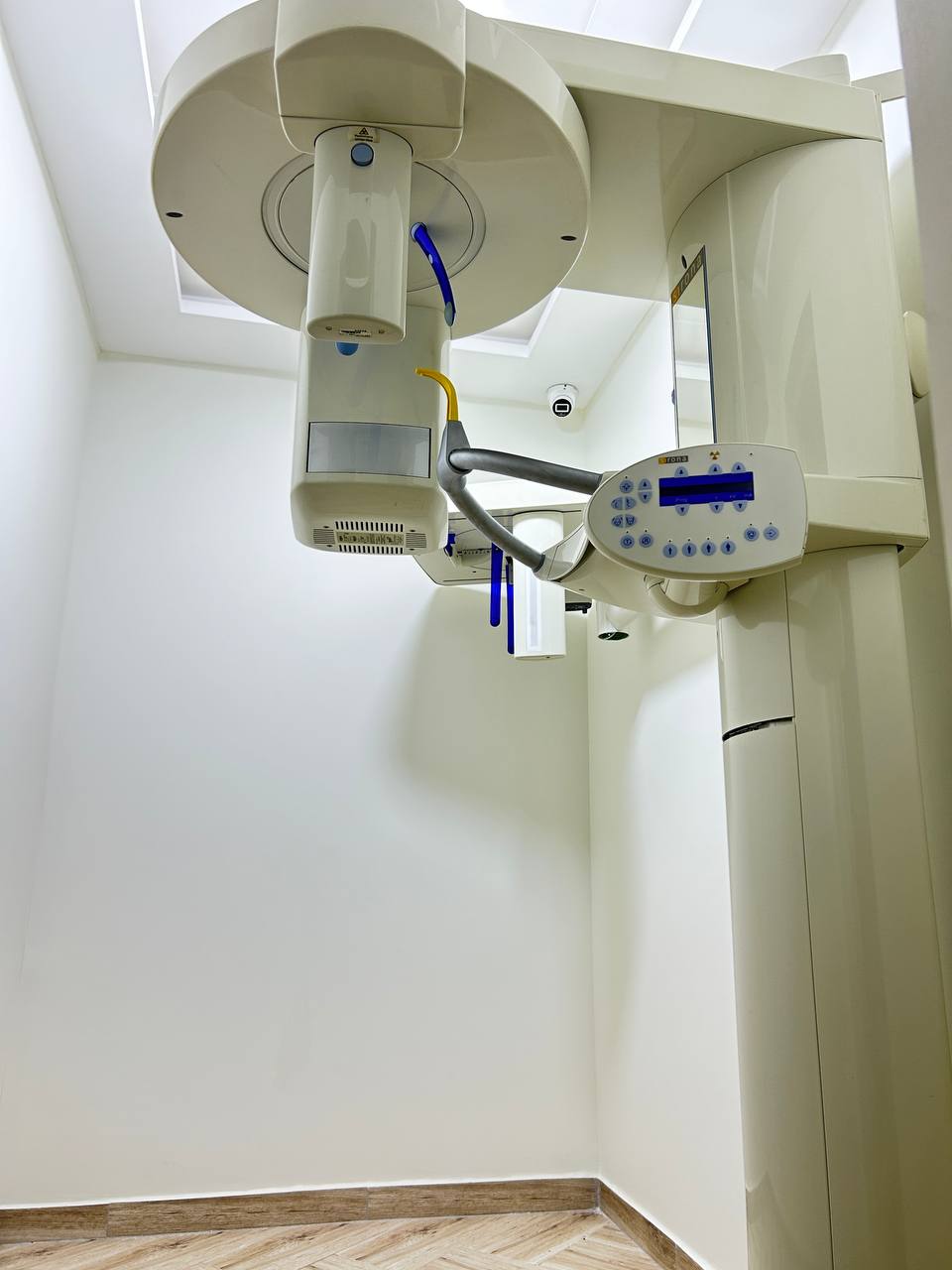 Salle de radiologie panoramique au Centre Dentaire Harmony Tanger